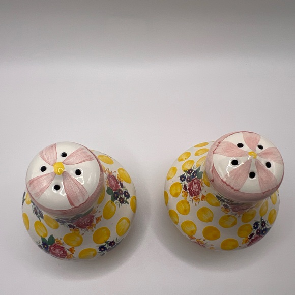 Pair of Mackenzie-Childs Buttercup Salt & Pepper Shakers - Picture 3 of 7